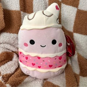 Brings Squishmallow Valentines Edition 8”